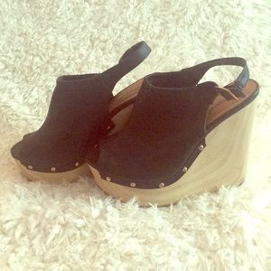 Black clunky platform sandals